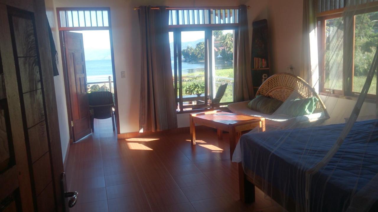 Toba Sunset Bed and Breakfast Tuk Tuk Exteriör bild