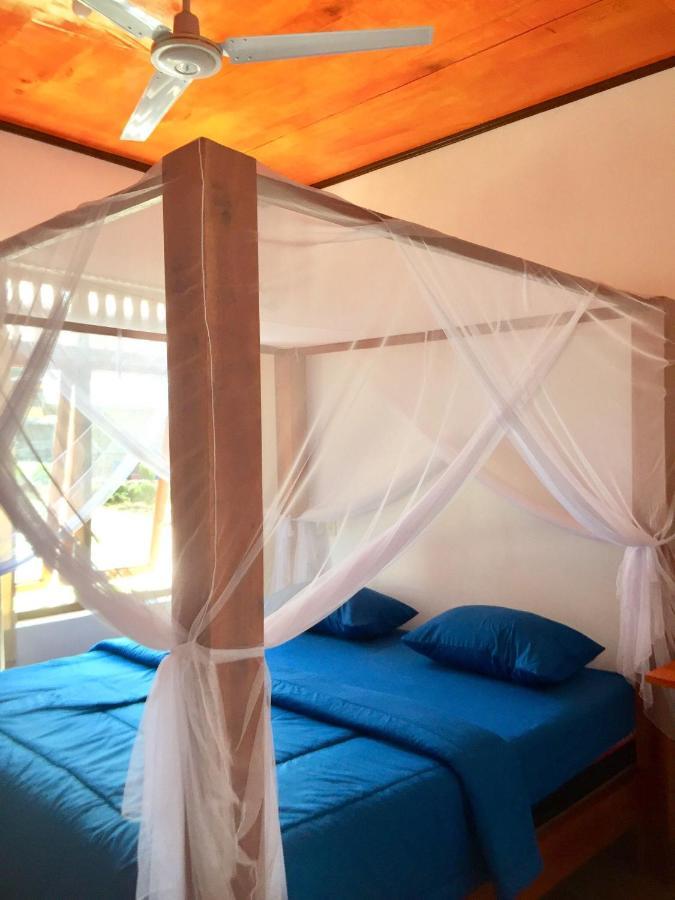 Toba Sunset Bed and Breakfast Tuk Tuk Exteriör bild